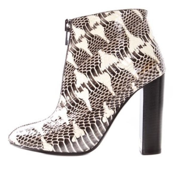 NWT $2880 Tom Ford Black and White Python Ankle Boots - Picture 2 of 10